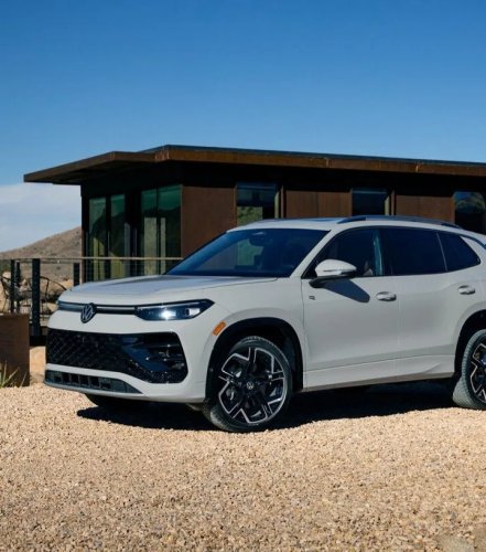 A Software Error Can Randomly Shut Down 50,000 Volkswagen Tiguan SUVs