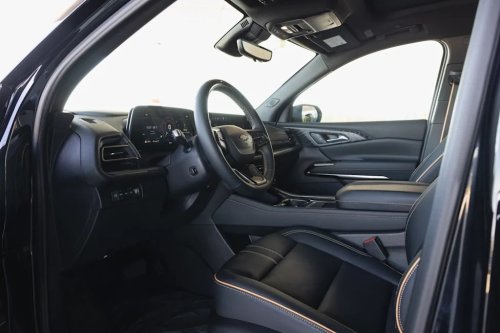 View Interior Photos of the 2027 Chevy Traverse High Country