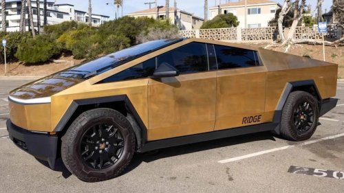 Tesla, Cybertruck, Man Surprised After His Gold-Plated Tesla Cybertruck Sells For a Lot Less Than Expected