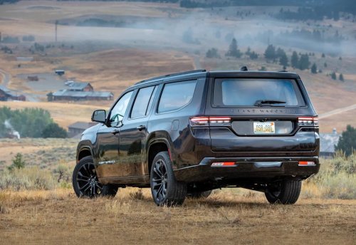Nearly 100,000 Jeep SUVs Recalled for Roof Rack Crossbars Flying Off