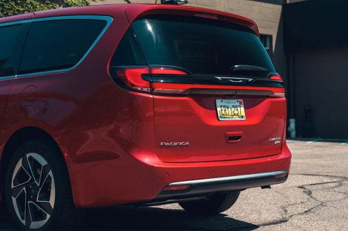 Tested: 2027 Chrysler Pacifica Still Has a Few Clever Tricks