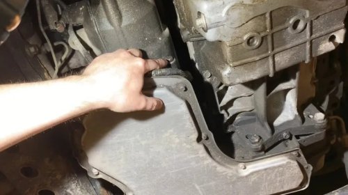 How To Check Your Transmission Fluid Level (And How Often You Should)