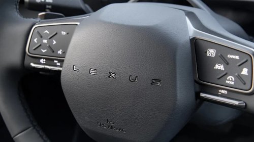 Here's My First Drive Review of the 2026 Lexus ES 350h: The Calmest, Most Rational Car You Can Buy Right Now