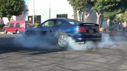 YouTubers Have $4,000 Budget And 72 Hours To Buy Broken Mustang And Turn It Into A 500-HP Muscle Car