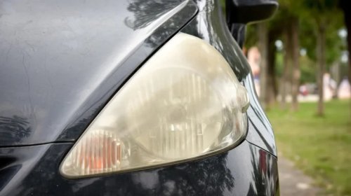Why You Should Never Clean Your Headlights With Bug Spray