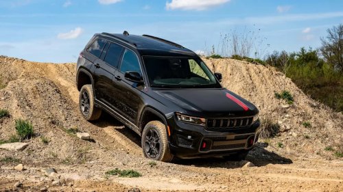 New Jeep Grand Cherokee Trailhawk Costs $13k Less Than Before, But Still Makes Rivals Look Cheap