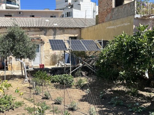 Sunshine & Heat Pumps — How Greece Does Net Zero