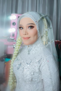Anisa Saputro