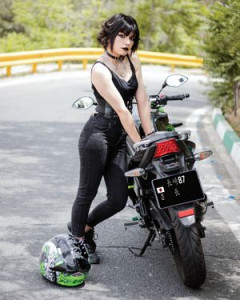 中野美月