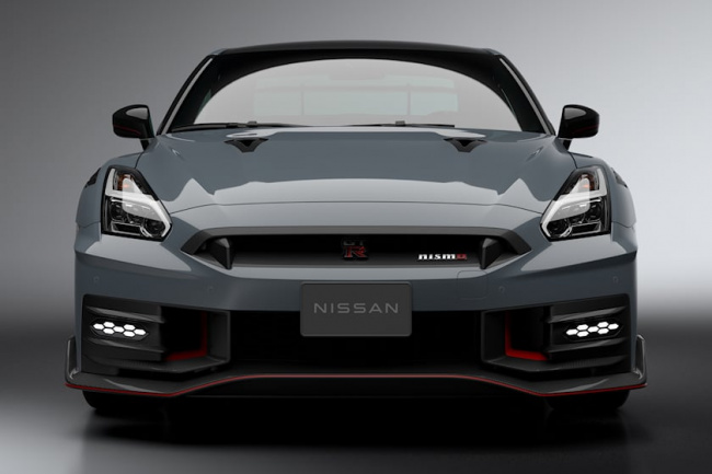supercars, classic cars, why the nissan gt-r is still an icon after 15 years