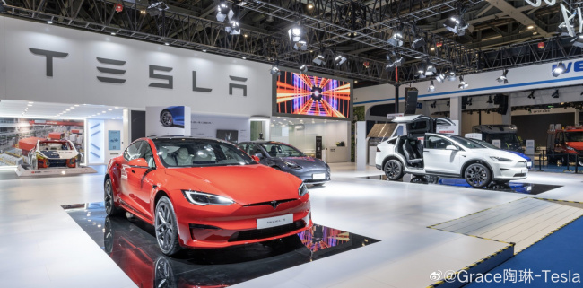 Despite tough 2022, Tesla is still one of Wall Street’s favorite carmakers
