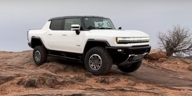, watch a gmc hummer ev break down and lose drive while off-roading in moab