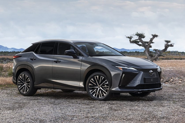 luxury, industry news, lexus dealers will sell home chargers for the upcoming rz